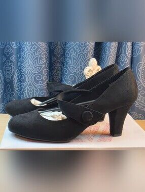 American Eagle Black Suede Mary Jane Heels Pumps Strappy Round Toe Size 9.5W New